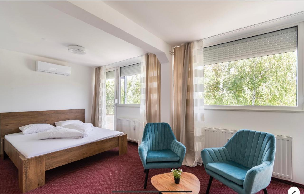 Sinus Premium Aparthotel Siofok Exterior photo